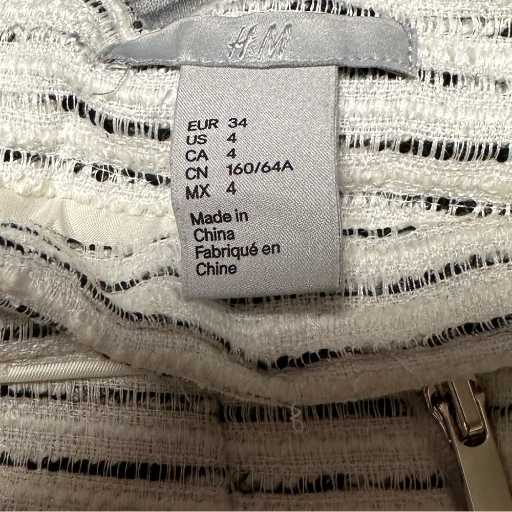 H&M Twill Skirt with Zippered Pickets — Size 4 - Picture 3 of 3